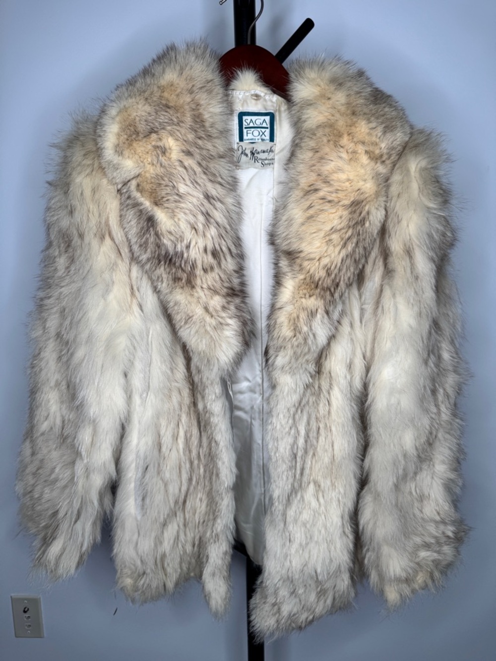 Vintage Saga Fox Fur Jacket – Luxury Statement Piece